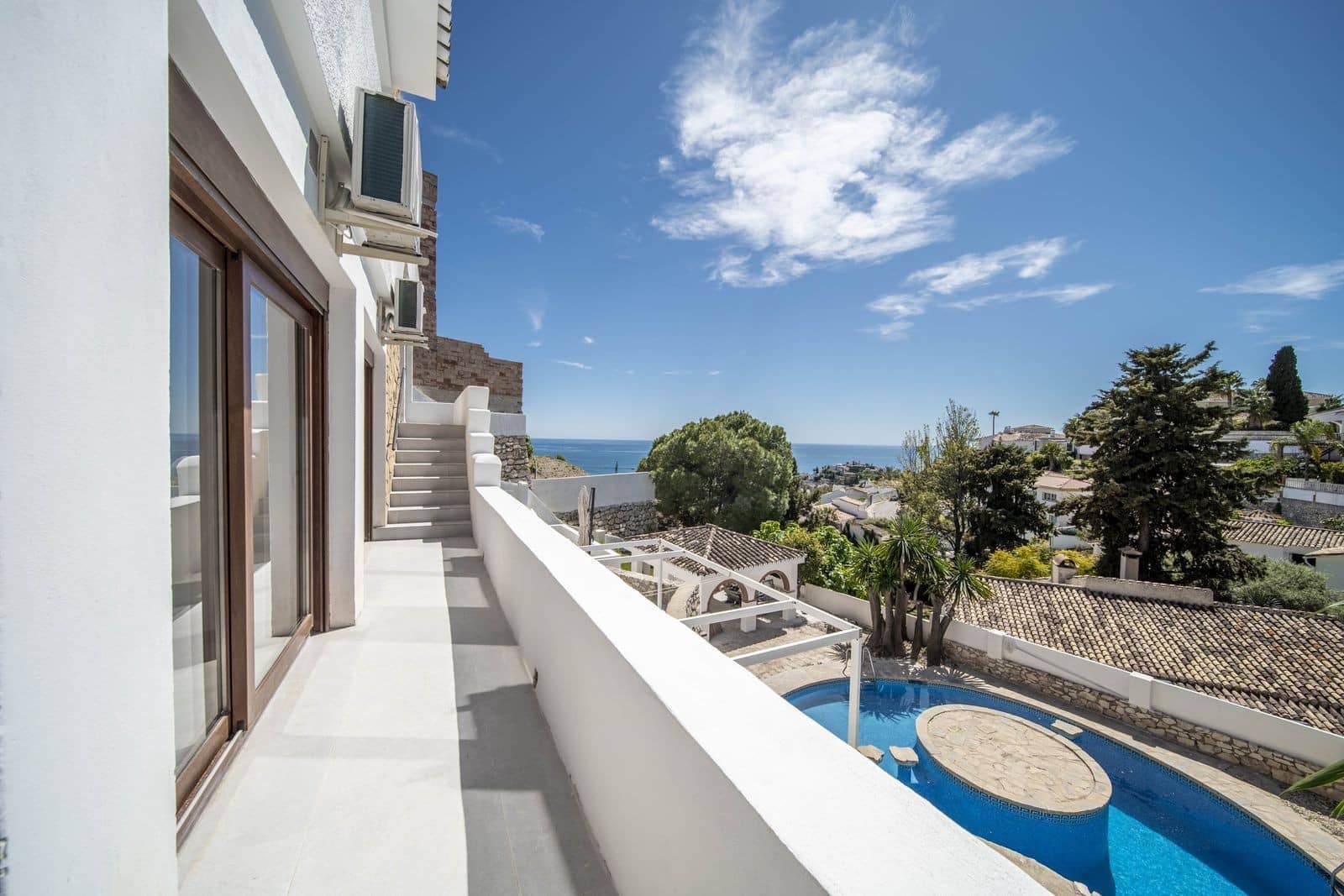 5 bedroom Villa for sale in Benalmadena with pool garage - € 1,300,000 (Ref: 9861764)
