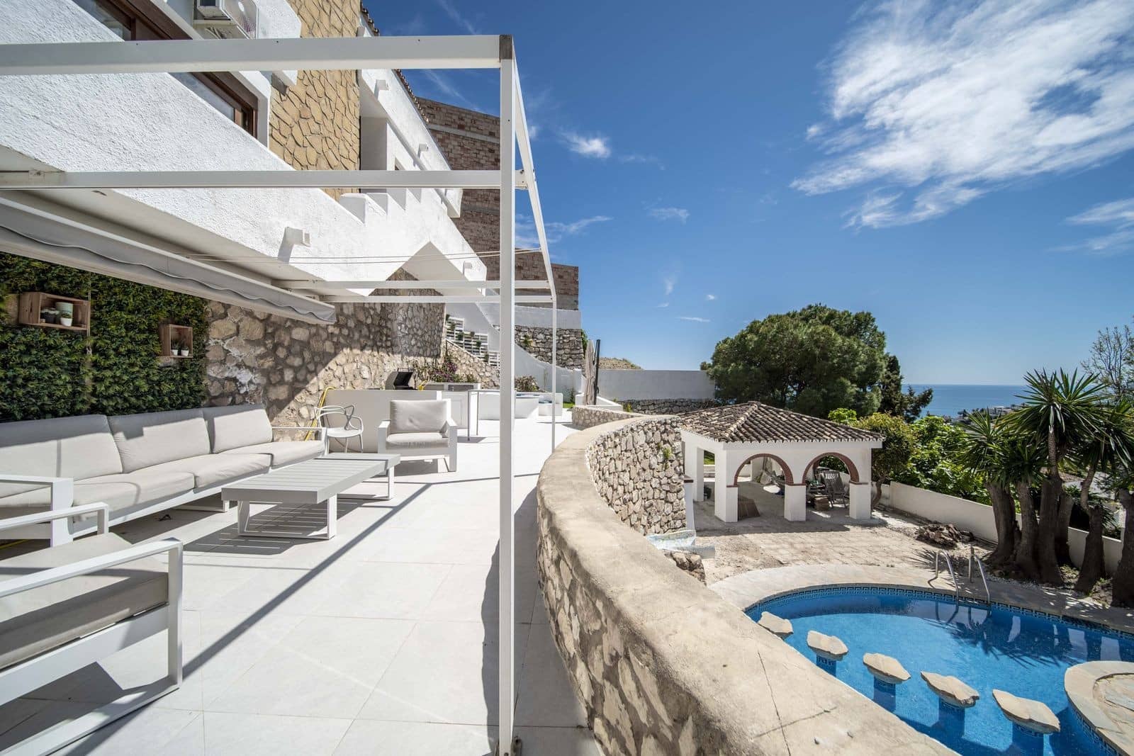 5 bedroom Villa for sale in Benalmadena with pool garage - € 1,300,000 (Ref: 9861764)