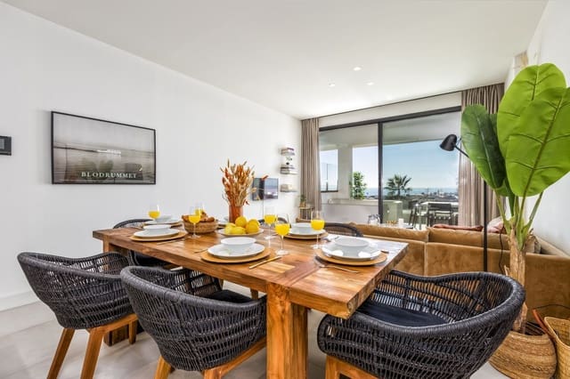 2 bedroom Apartment for sale in Mijas Costa, Mijas with pool garage - € 599,000 (Ref: 9861765)