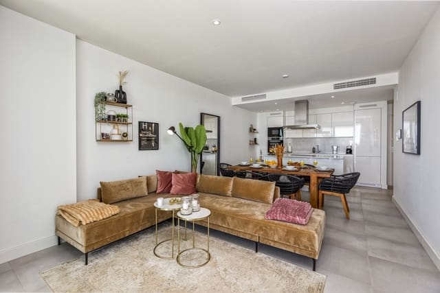 2 bedroom Apartment for sale in Mijas Costa, Mijas with pool garage - € 599,000 (Ref: 9861765)