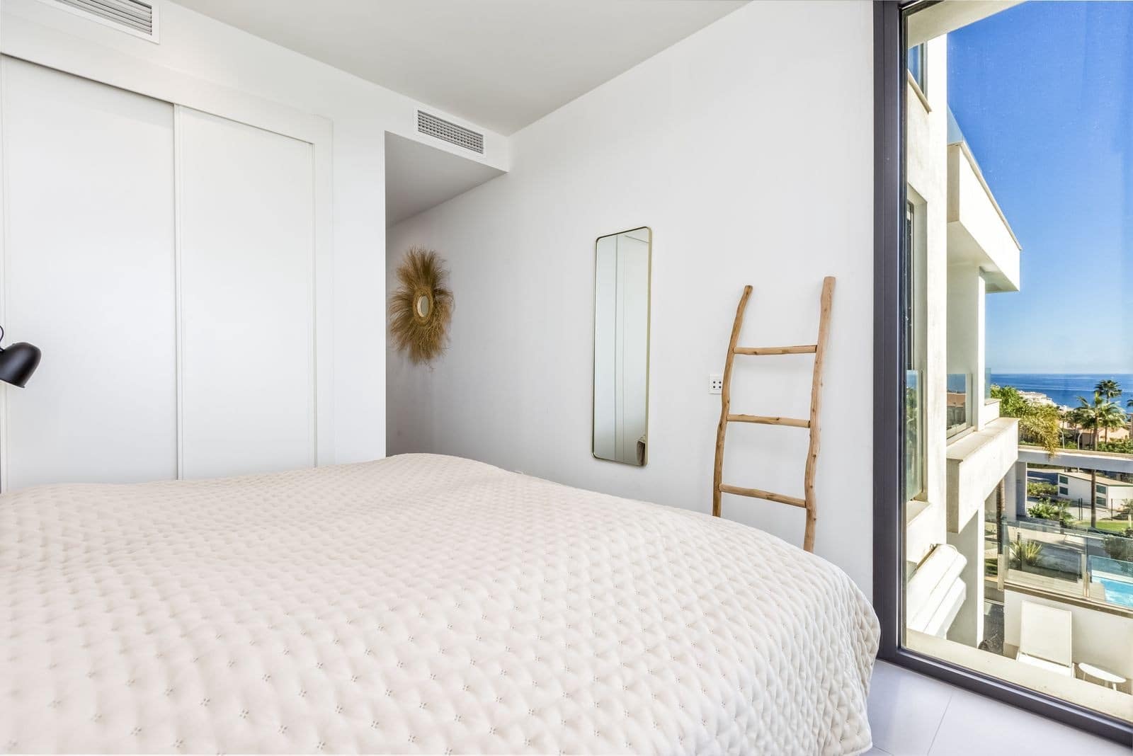 2 bedroom Apartment for sale in Mijas Costa with pool garage - € 599,000 (Ref: 9861765)