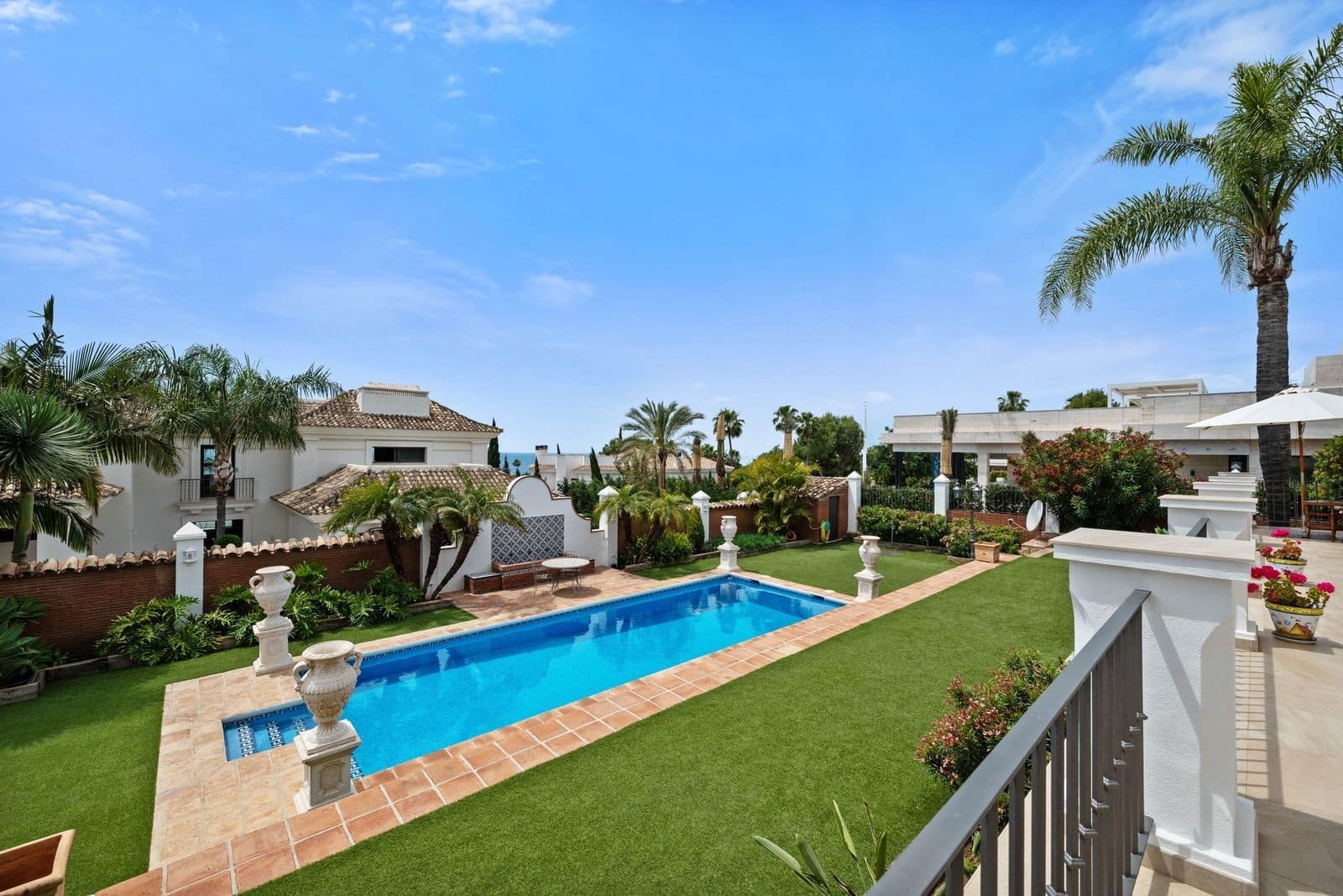 5 bedroom Villa for sale in Marbella with pool garage - € 5,500,000 (Ref: 9861766)