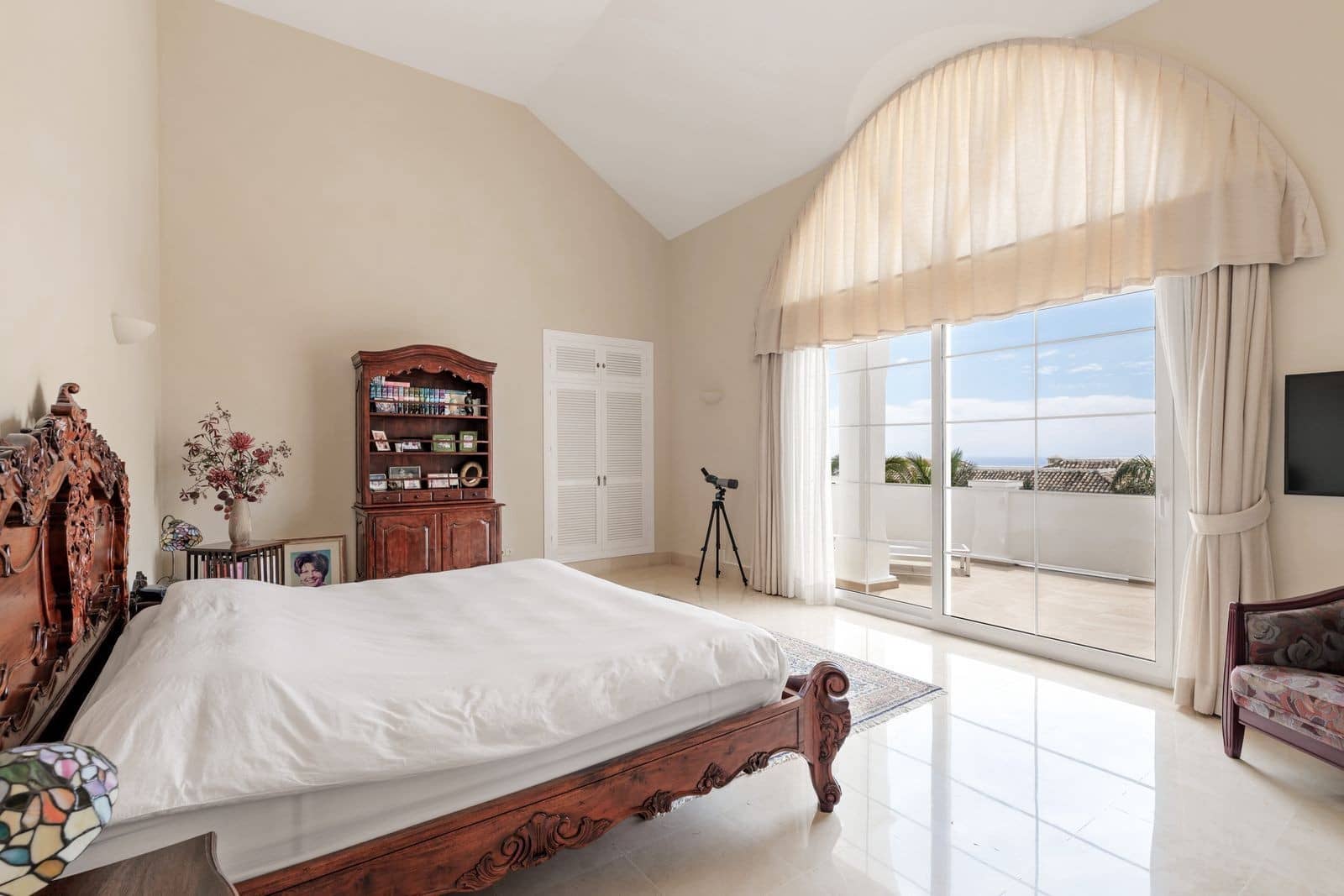 5 bedroom Villa for sale in Marbella with pool garage - € 5,500,000 (Ref: 9861766)