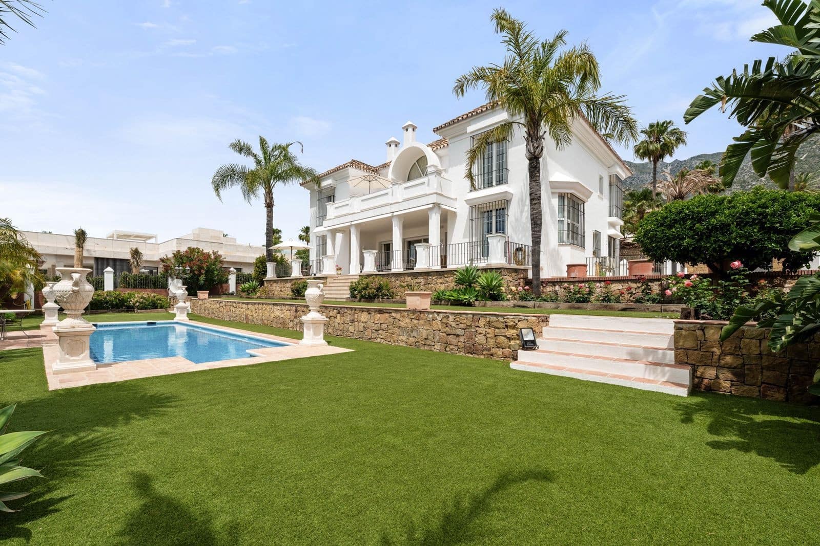 5 bedroom Villa for sale in Marbella with pool garage - € 5,500,000 (Ref: 9861766)
