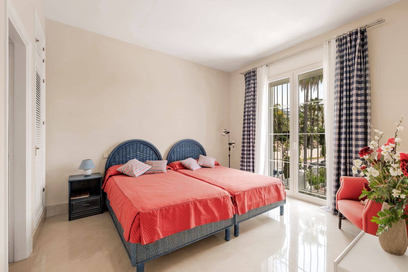 5 bedroom Villa for sale in Marbella with pool garage - € 5,500,000 (Ref: 9861766)