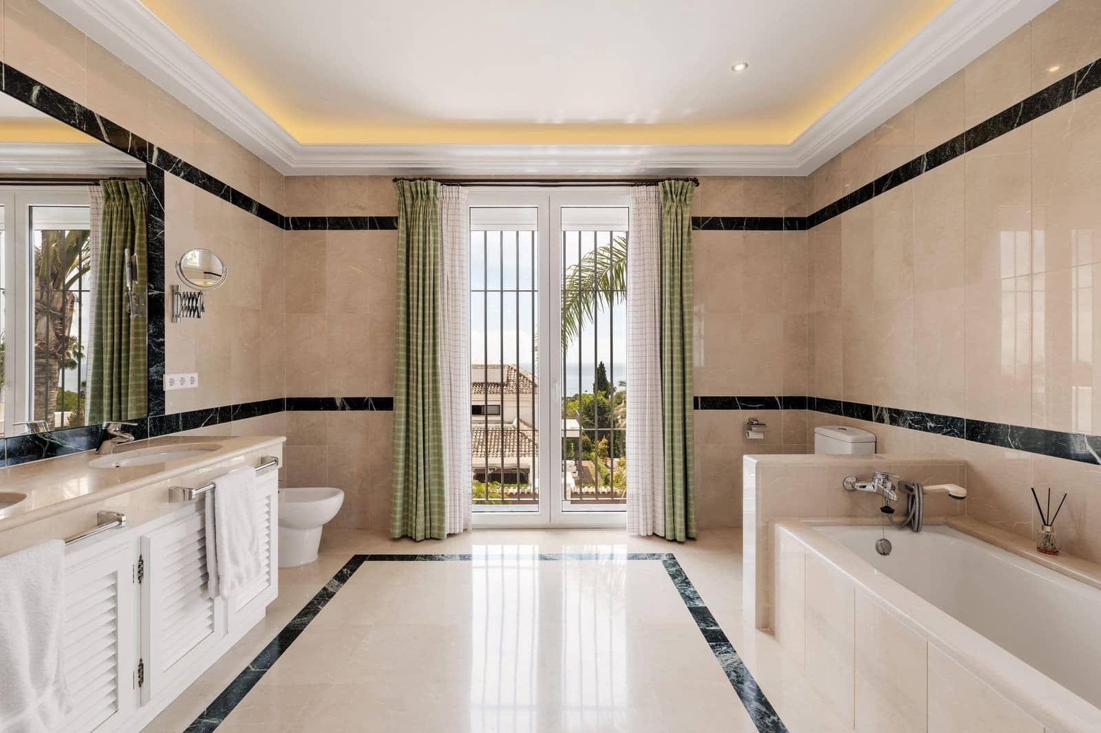 5 bedroom Villa for sale in Marbella with pool garage - € 5,500,000 (Ref: 9861766)