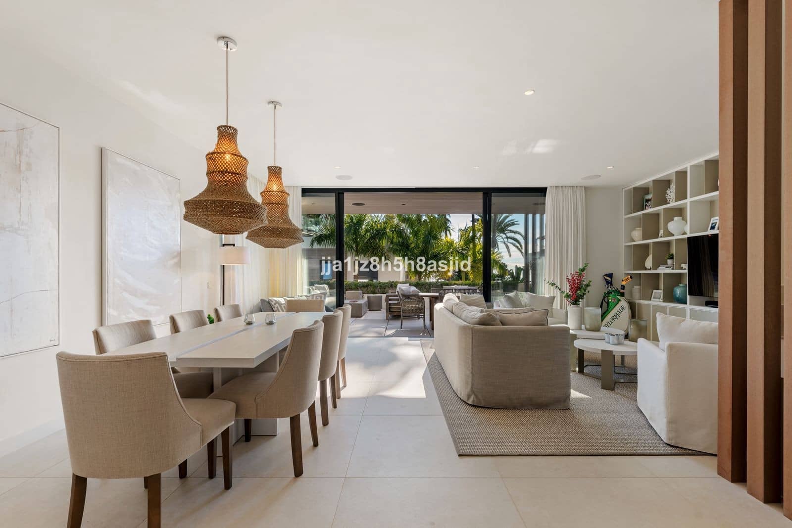Pareado de 4 habitaciones en Marbella en venta con piscina garaje - 3.100.000 € (Ref: 9861773)