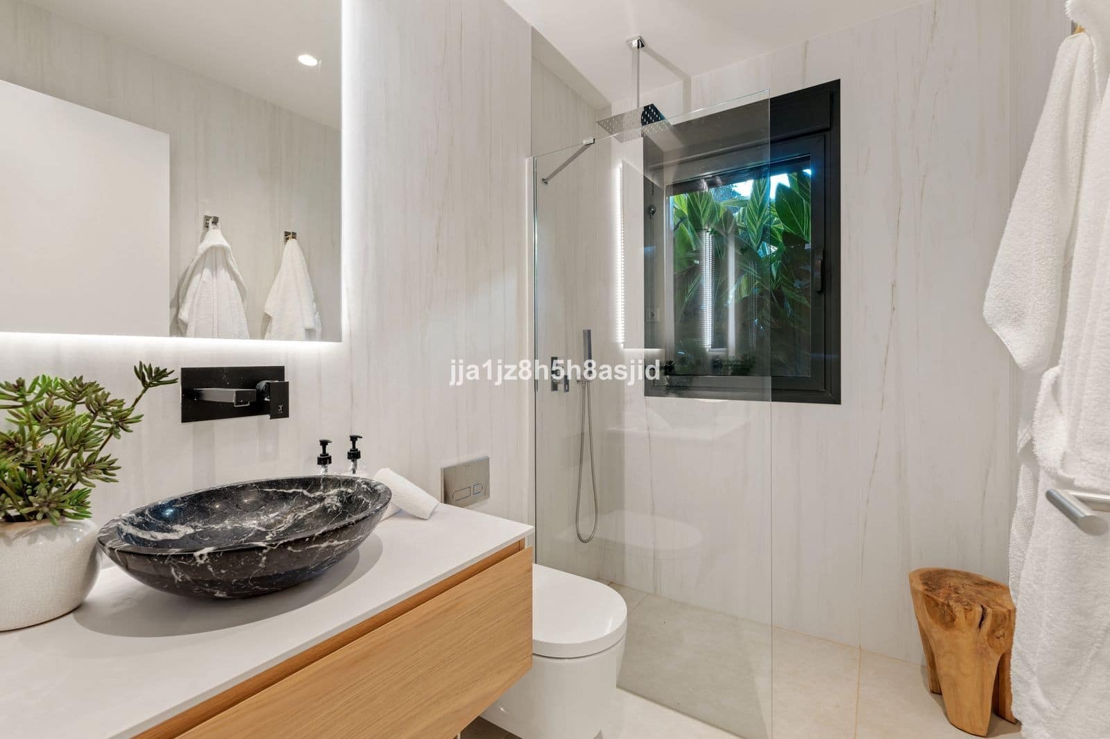 Pareado de 4 habitaciones en Marbella en venta con piscina garaje - 3.100.000 € (Ref: 9861773)