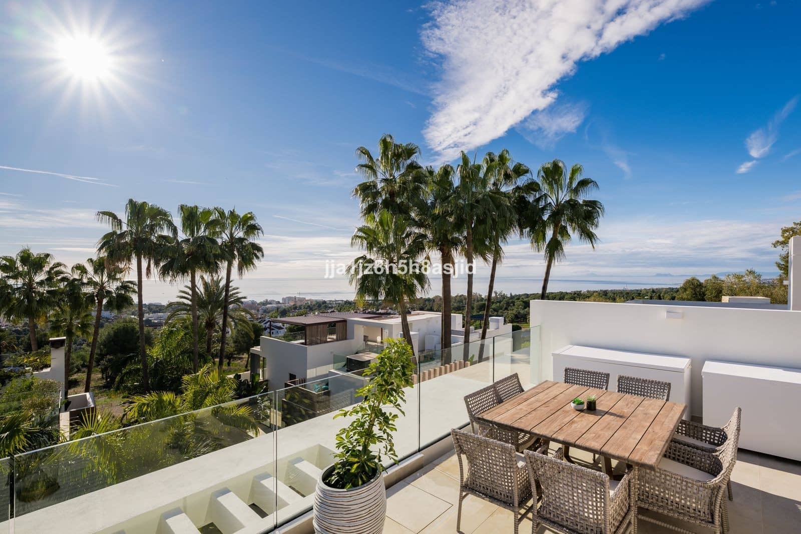Pareado de 4 habitaciones en Marbella en venta con piscina garaje - 3.100.000 € (Ref: 9861773)