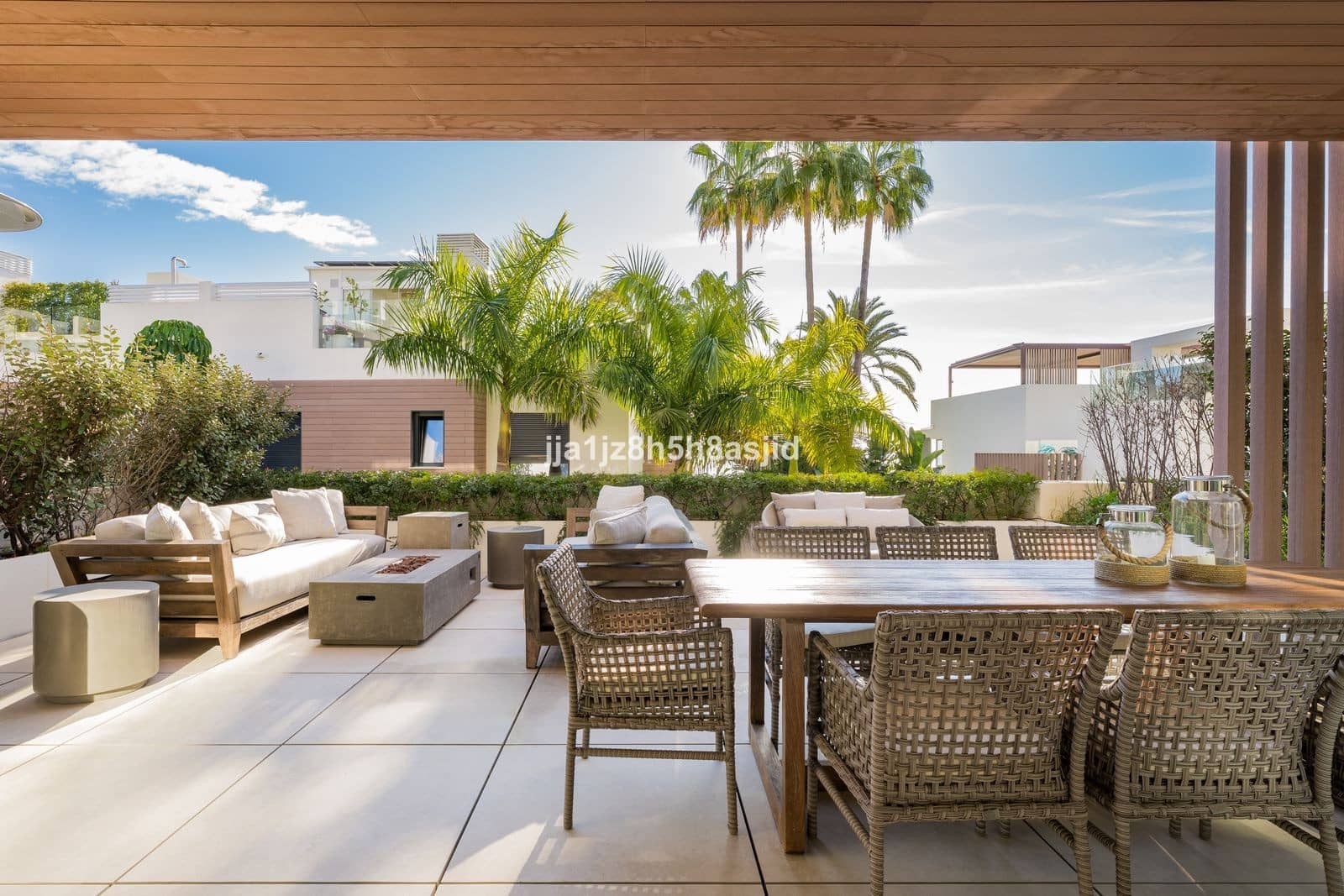 Pareado de 4 habitaciones en Marbella en venta con piscina garaje - 3.100.000 € (Ref: 9861773)