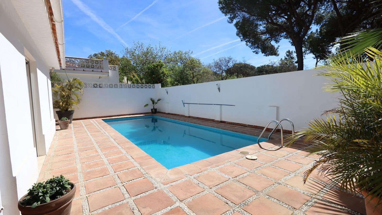 4 soveværelse Villa til salg i Marbella med swimmingpool garage - € 1.535.000 (Ref: 9861774)