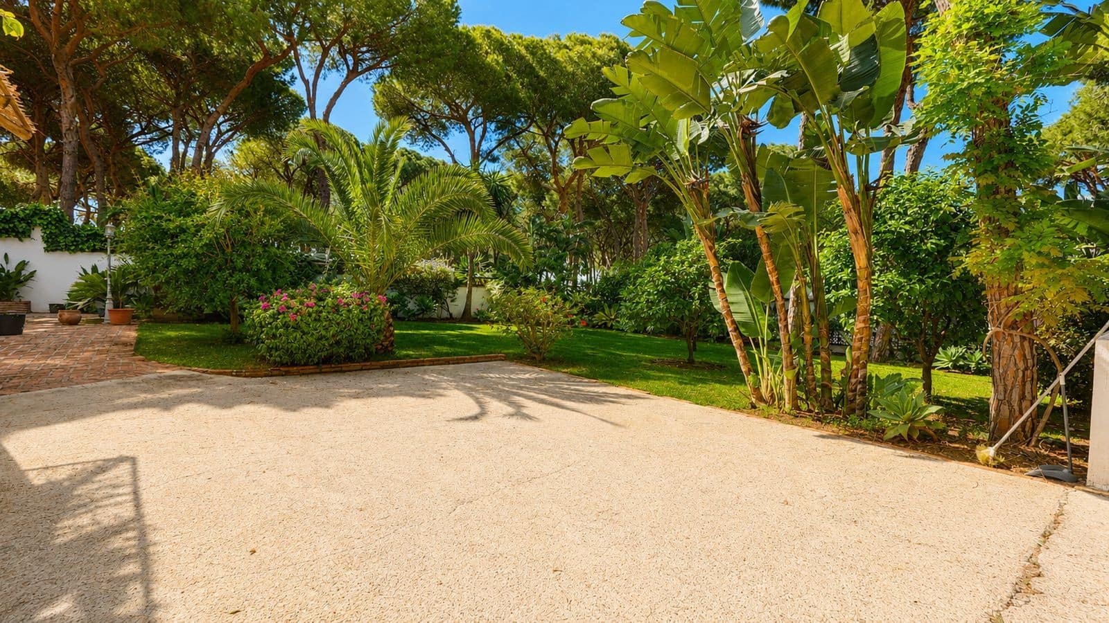 4 soveværelse Villa til salg i Marbella med swimmingpool garage - € 1.535.000 (Ref: 9861774)