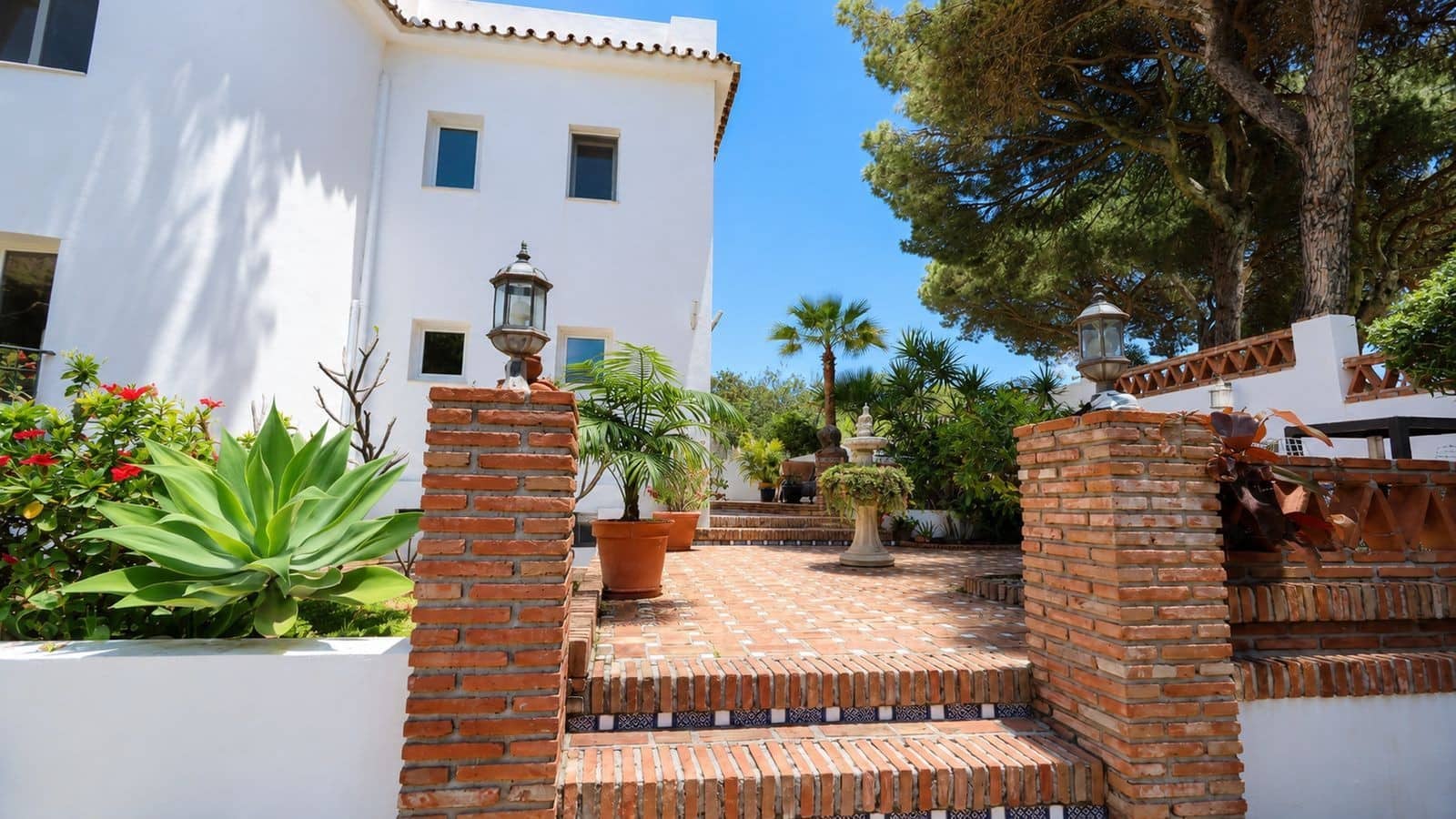 4 soveværelse Villa til salg i Marbella med swimmingpool garage - € 1.535.000 (Ref: 9861774)