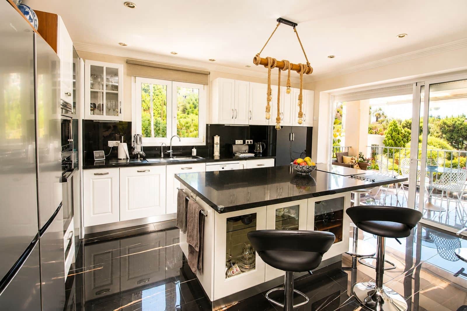 6 sovrum Villa till salu i Mijas Costa med pool garage - 1 475 000 € (Ref: 9861778)