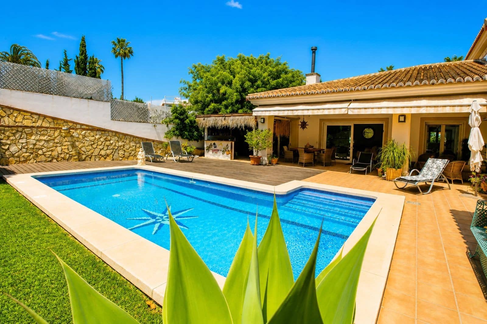 6 sovrum Villa till salu i Mijas Costa med pool garage - 1 475 000 € (Ref: 9861778)