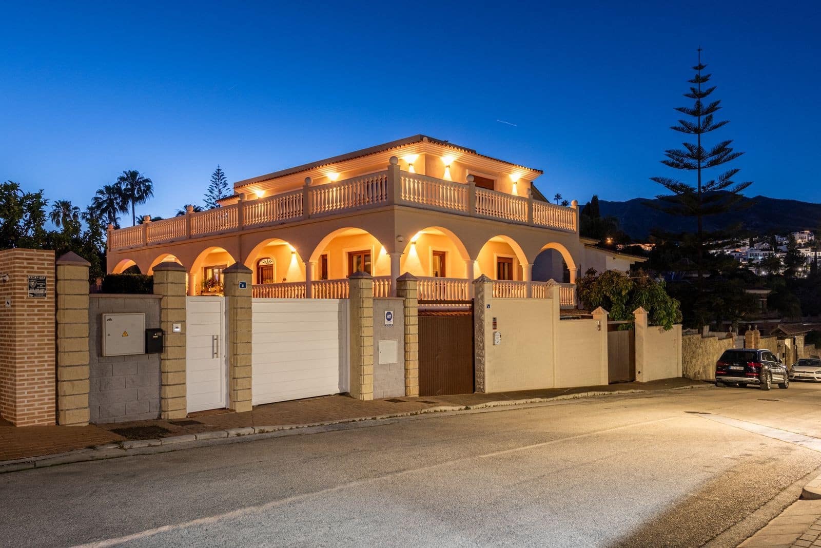 4 Zimmer Villa zu verkaufen in Mijas Costa - 1.390.000 € (Ref: 9861779)