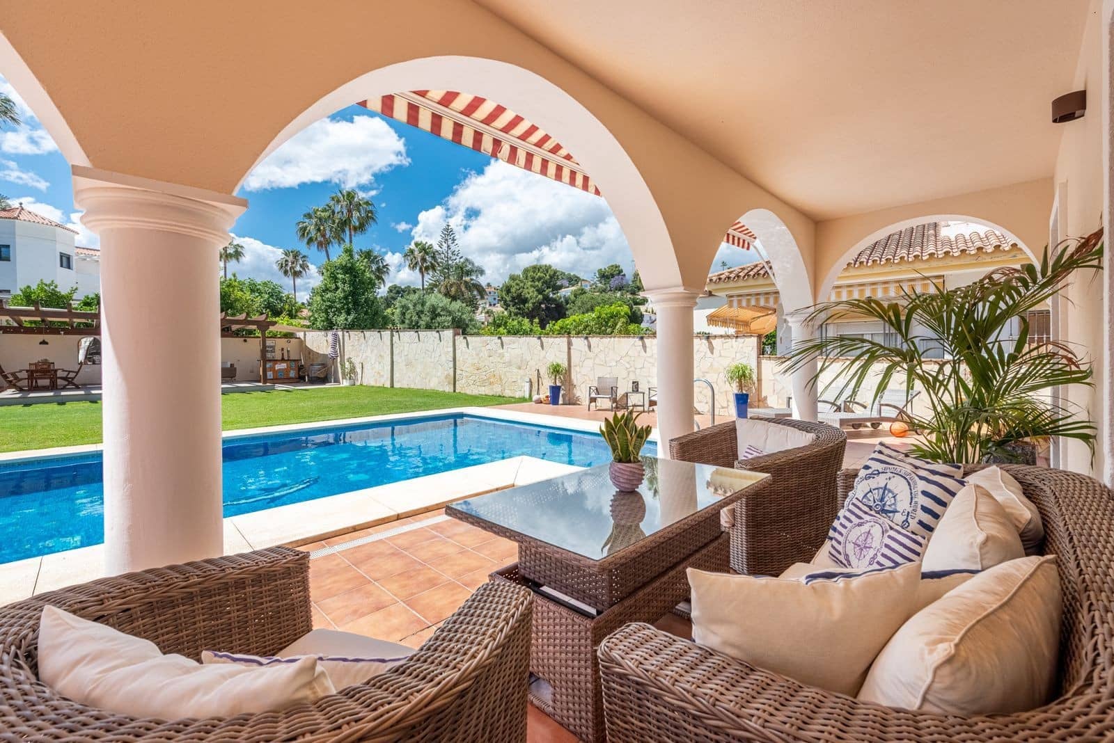 4 Zimmer Villa zu verkaufen in Mijas Costa - 1.390.000 € (Ref: 9861779)