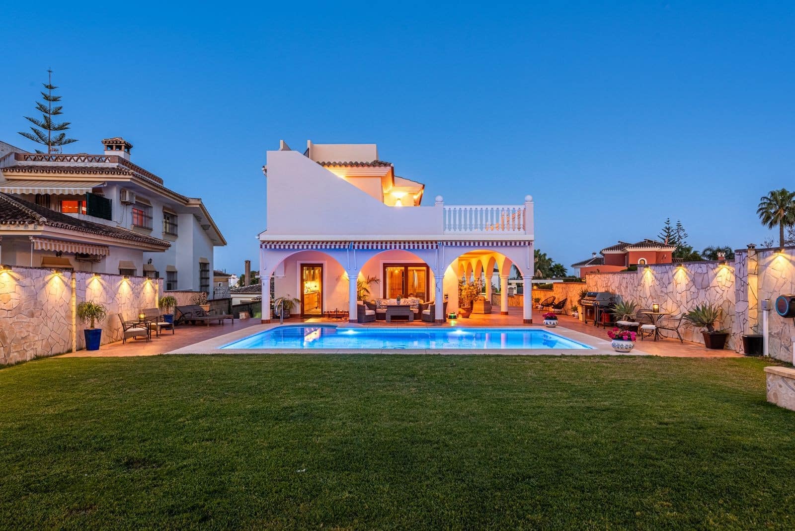 4 Zimmer Villa zu verkaufen in Mijas Costa - 1.390.000 € (Ref: 9861779)