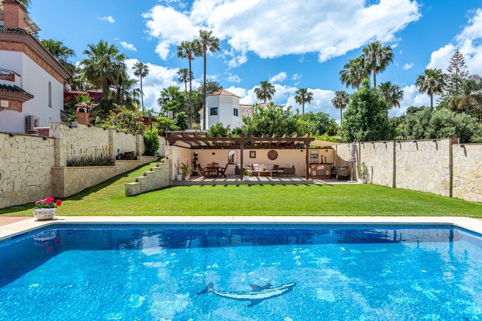 4 Zimmer Villa zu verkaufen in Mijas Costa - 1.390.000 € (Ref: 9861779)