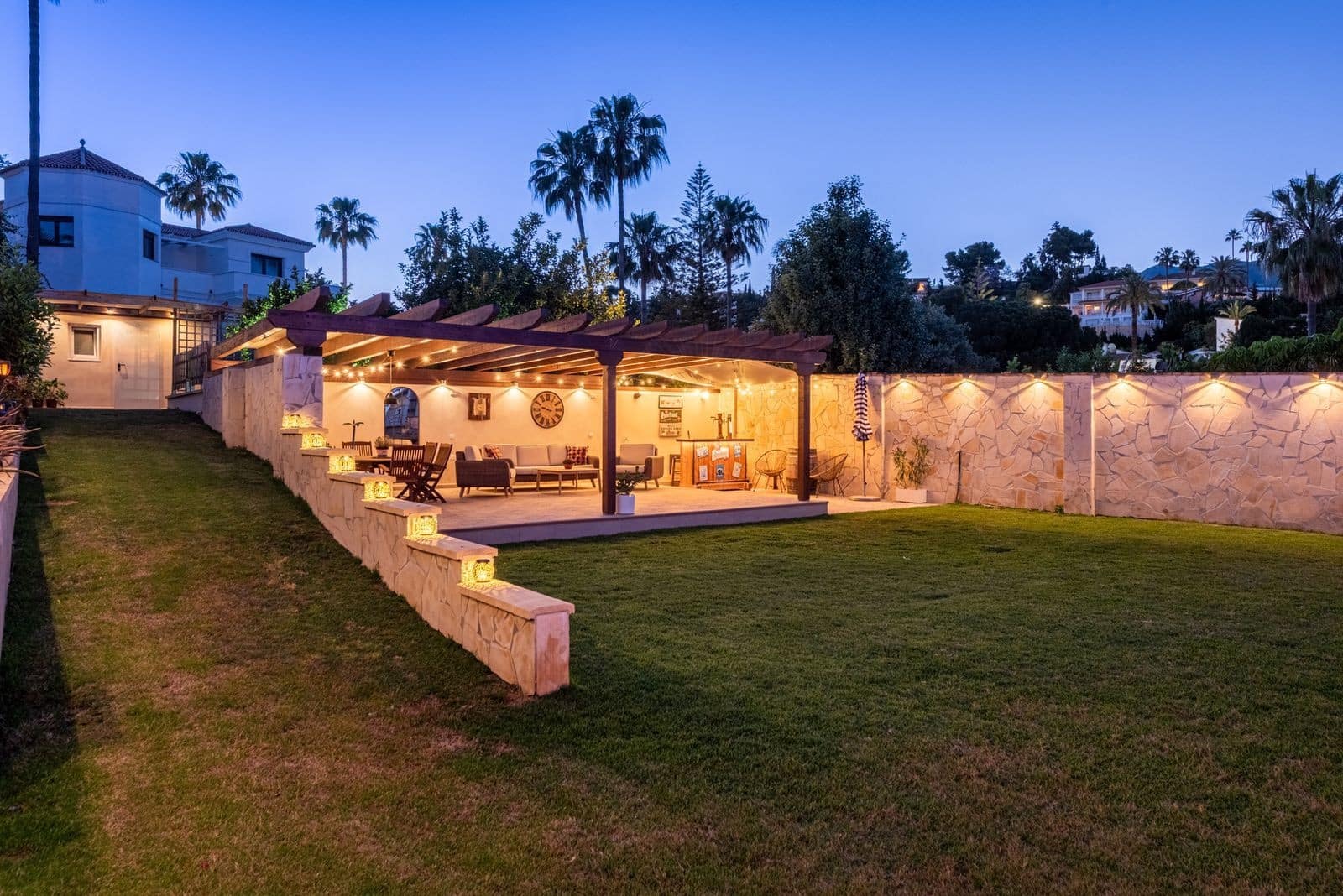 4 Zimmer Villa zu verkaufen in Mijas Costa - 1.390.000 € (Ref: 9861779)