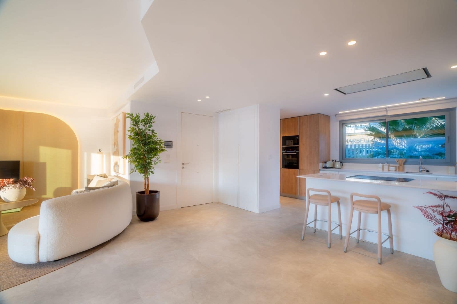 3 sypialnia Apartament na sprzedaż w Marbella z basenem garażem - 1 795 000 € (Ref: 9861784)