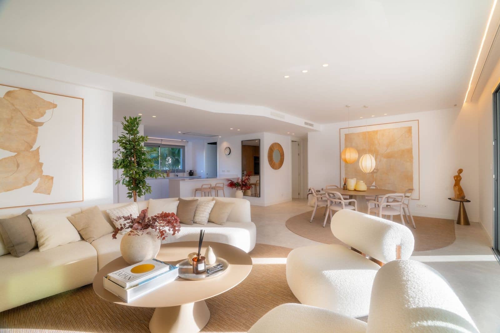3 sypialnia Apartament na sprzedaż w Marbella z basenem garażem - 1 795 000 € (Ref: 9861784)