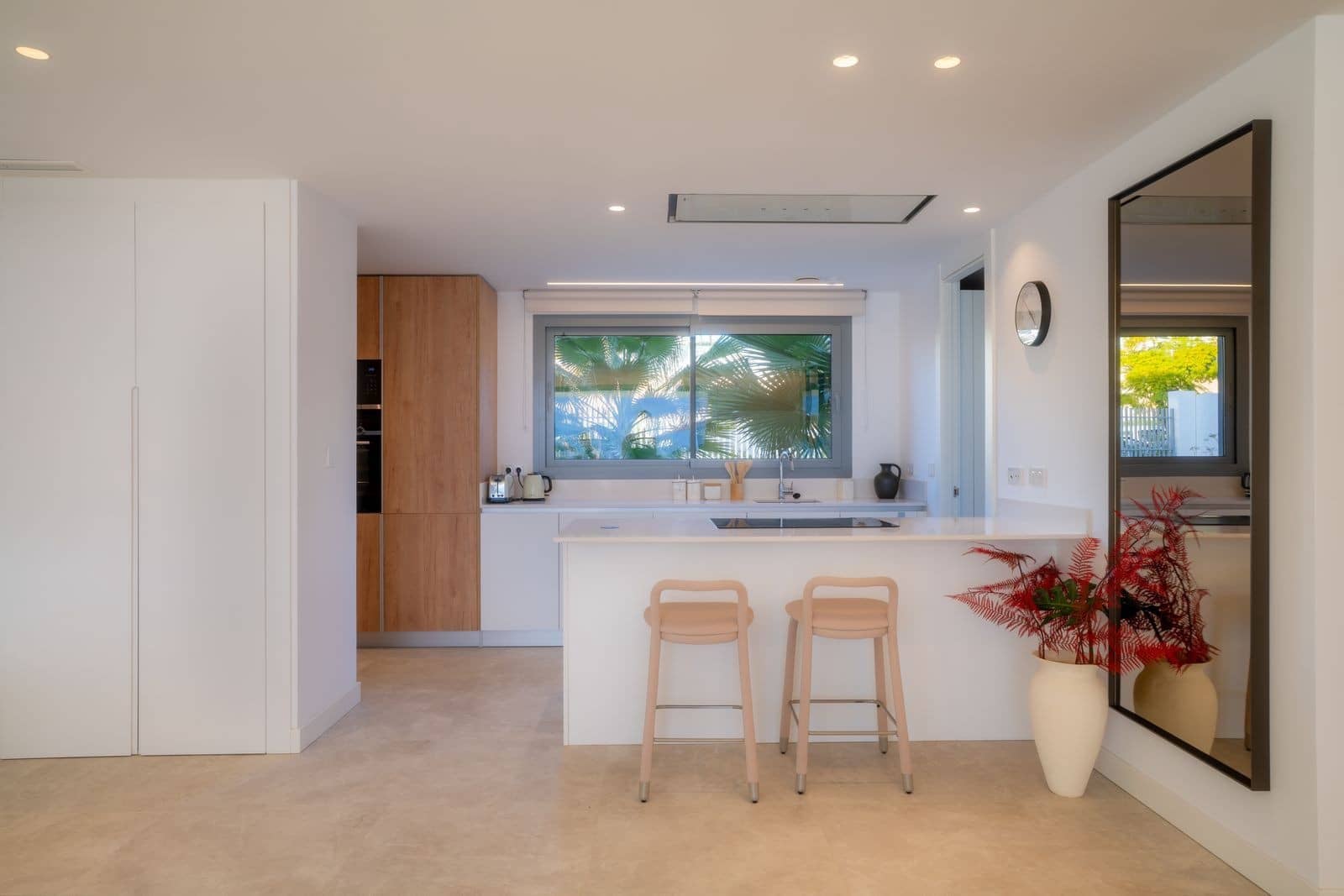 3 sypialnia Apartament na sprzedaż w Marbella z basenem garażem - 1 795 000 € (Ref: 9861784)