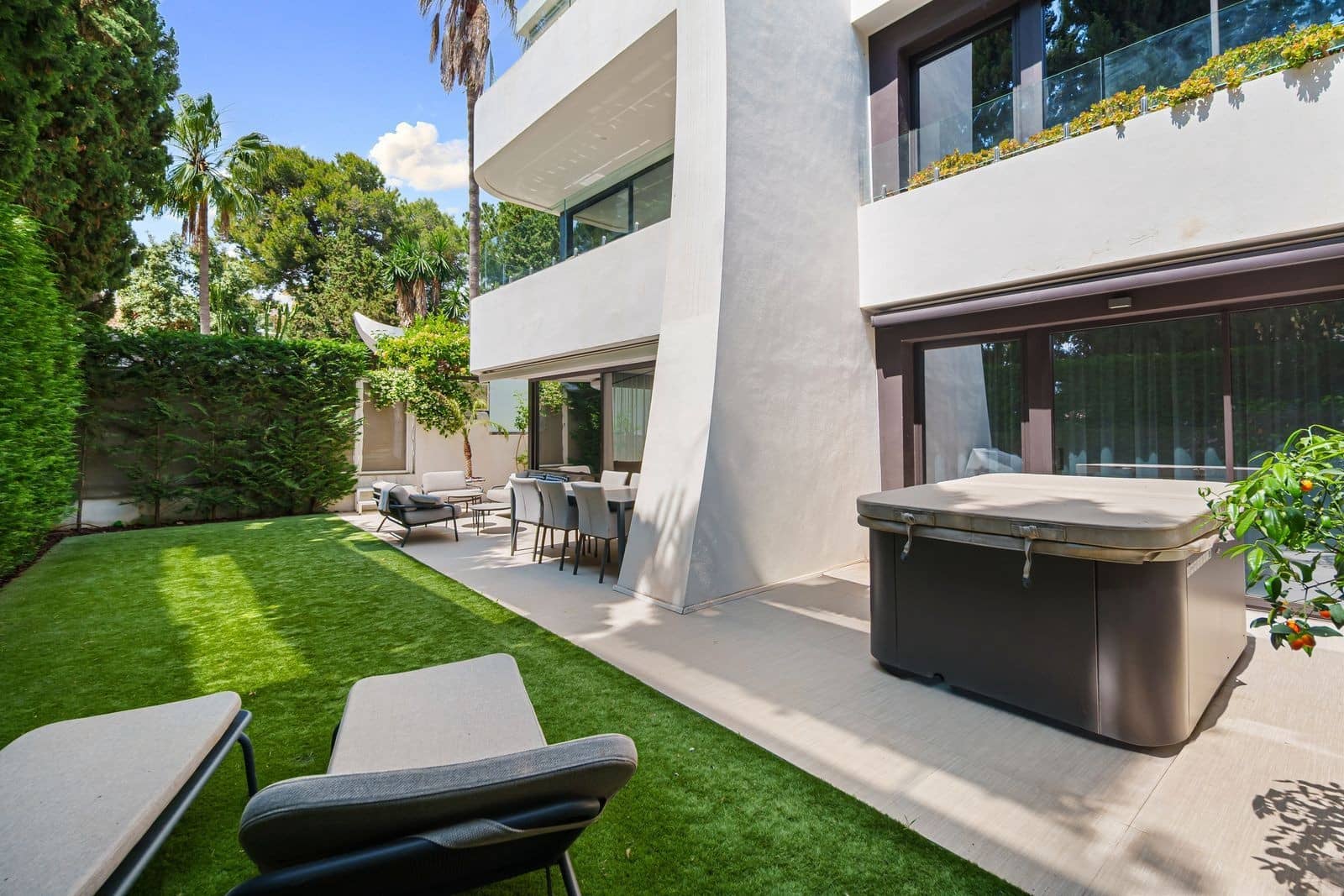 2 Zimmer Apartment zu verkaufen in Marbella mit Pool Garage - 725.000 € (Ref: 9861785)