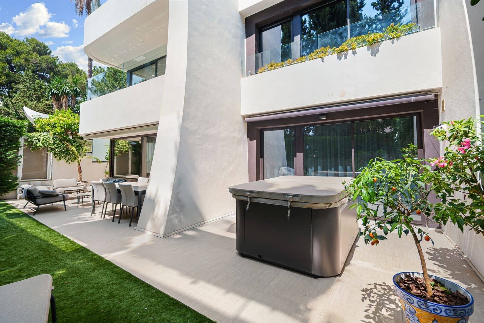 2 Zimmer Apartment zu verkaufen in Marbella mit Pool Garage - 725.000 € (Ref: 9861785)