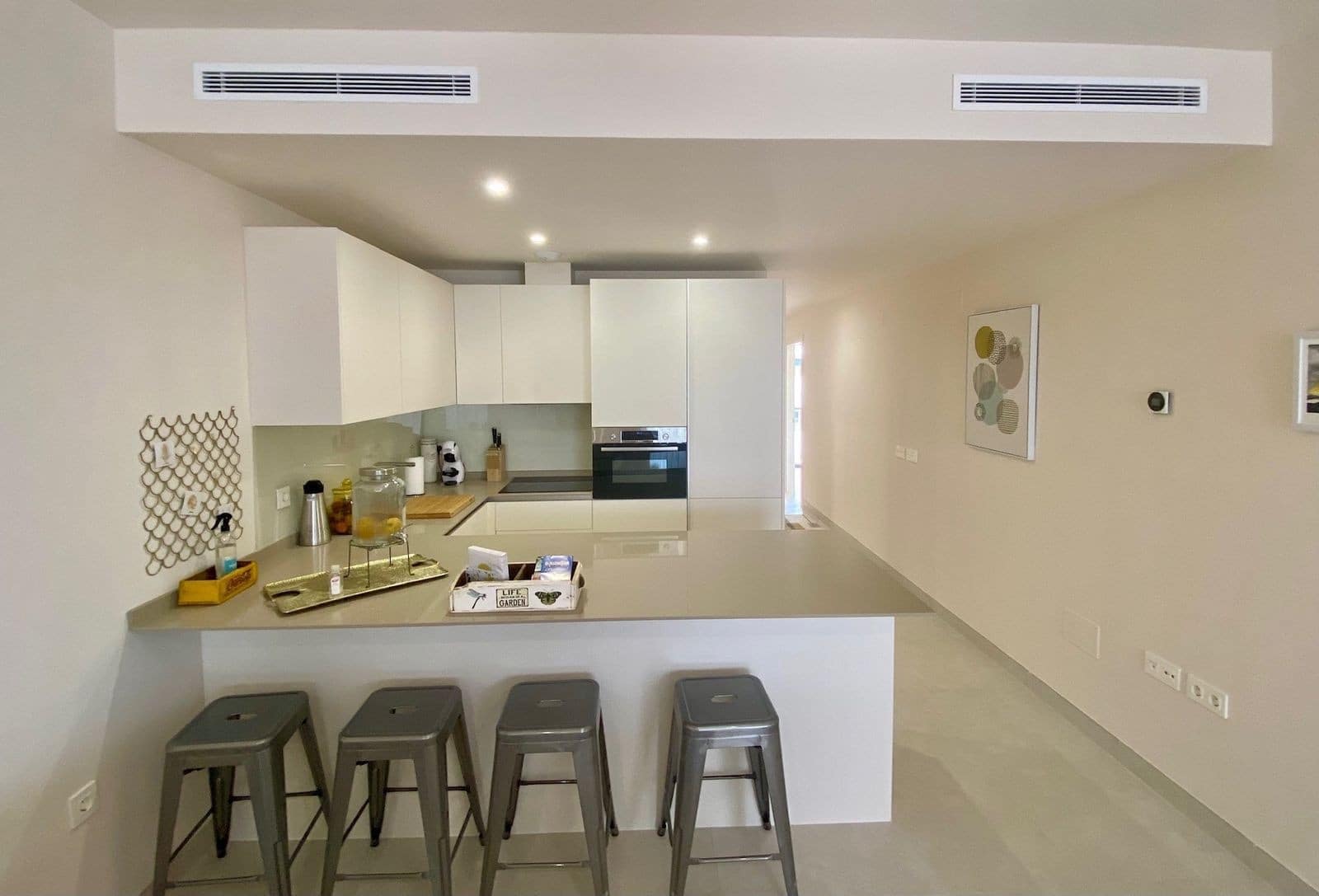 2 Zimmer Apartment zu verkaufen in La Cala de Mijas mit Pool Garage - 570.000 € (Ref: 9861786)