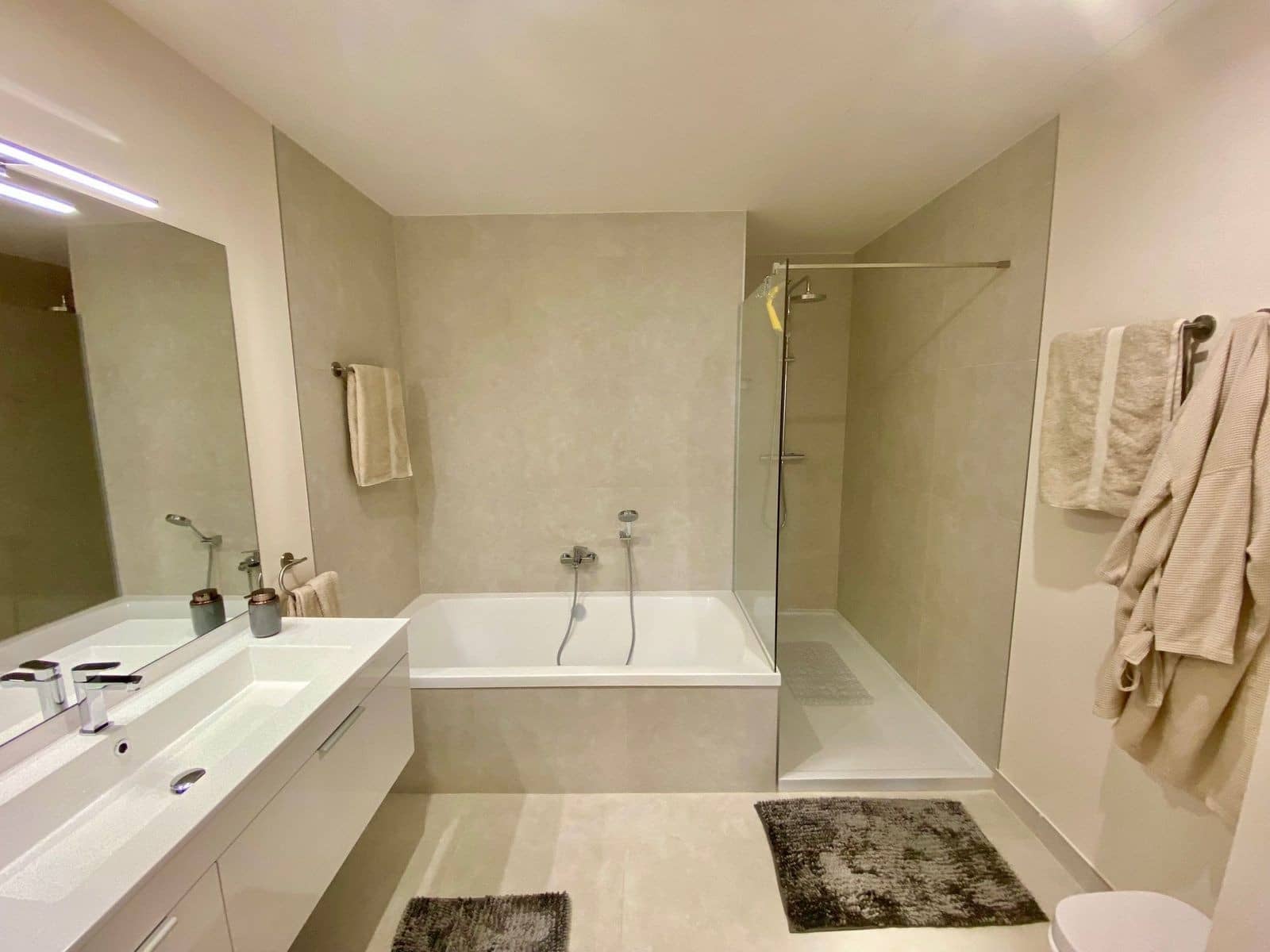 2 Zimmer Apartment zu verkaufen in La Cala de Mijas mit Pool Garage - 570.000 € (Ref: 9861786)