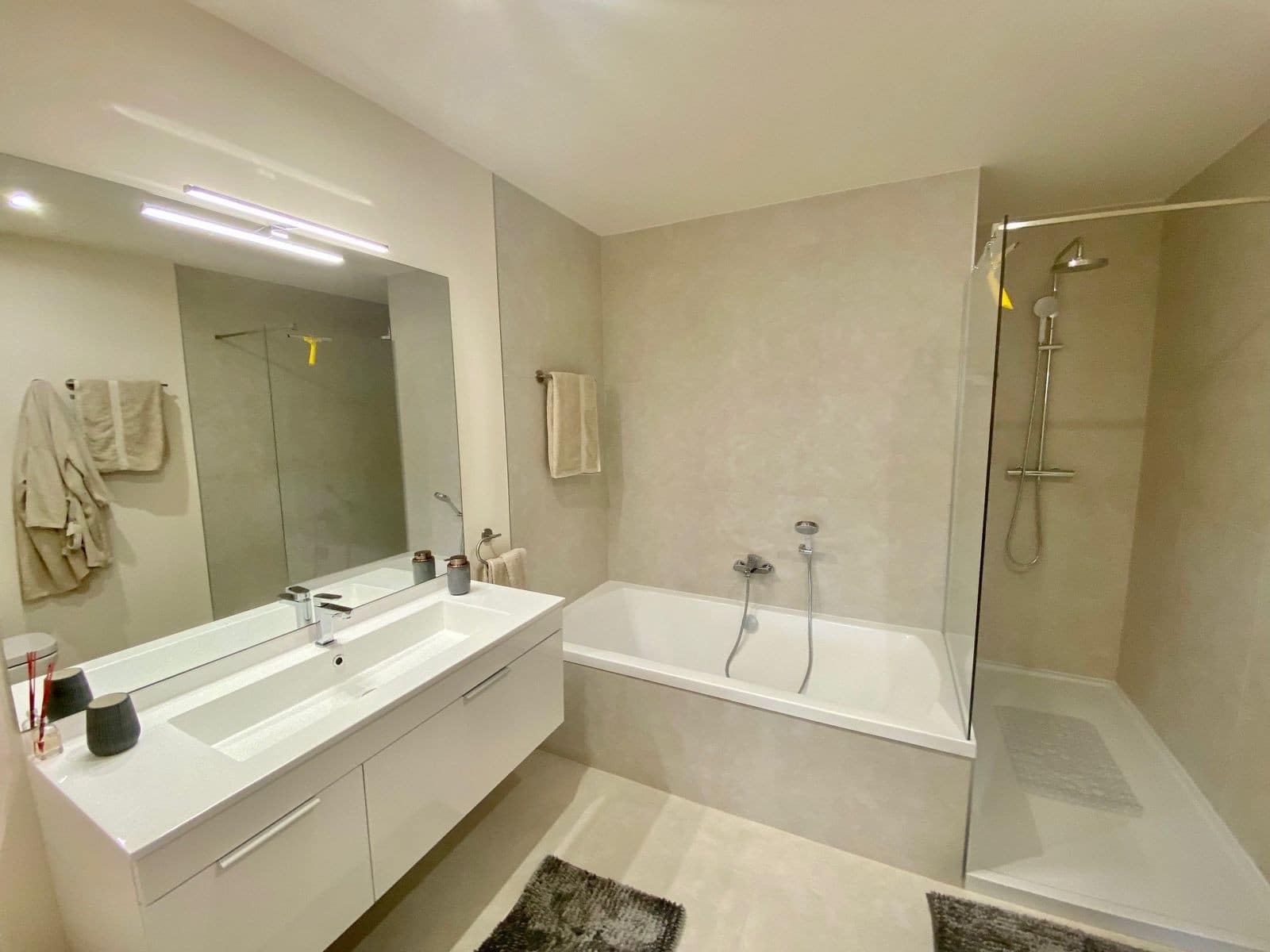 2 Zimmer Apartment zu verkaufen in La Cala de Mijas mit Pool Garage - 570.000 € (Ref: 9861786)