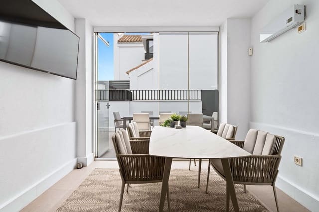 4 soveværelse Semi-Rækkehus til salg i La Cala de Mijas, Mijas med swimmingpool garage - € 995.000 (Ref: 9865078)