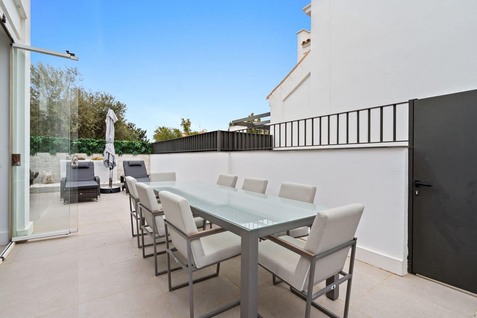 4 soveværelse Semi-Rækkehus til salg i La Cala de Mijas med swimmingpool garage - € 995.000 (Ref: 9865078)