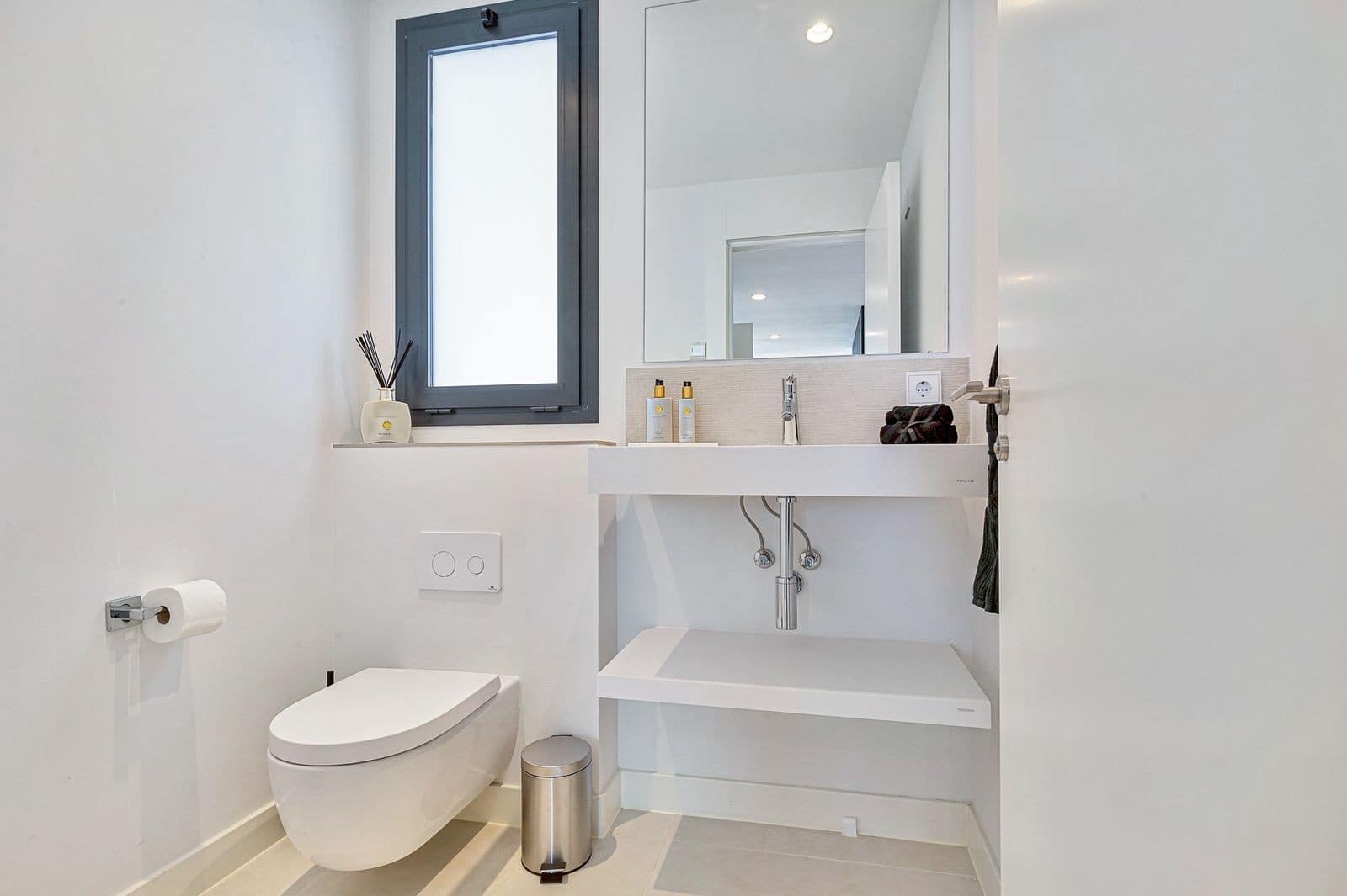Apartamento de 3 habitaciones en Fuengirola en venta con piscina garaje - 729.995 € (Ref: 9865079)