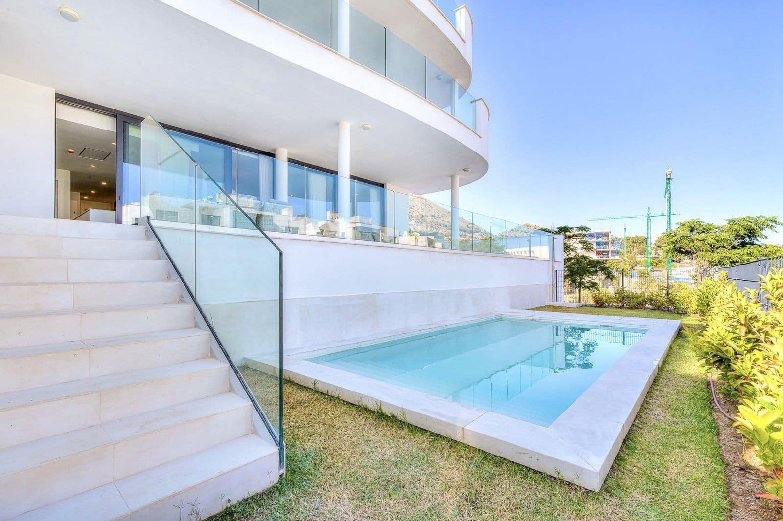 Apartamento de 3 habitaciones en Fuengirola en venta con piscina garaje - 729.995 € (Ref: 9865079)
