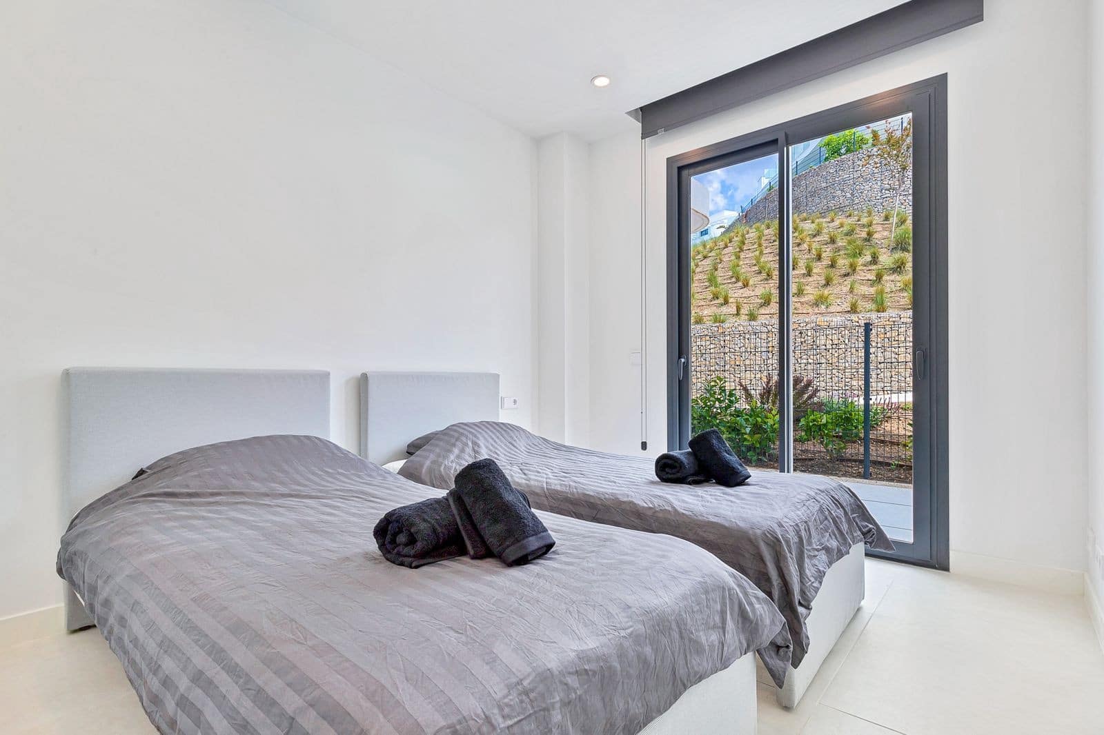 Apartamento de 3 habitaciones en Fuengirola en venta con piscina garaje - 729.995 € (Ref: 9865079)