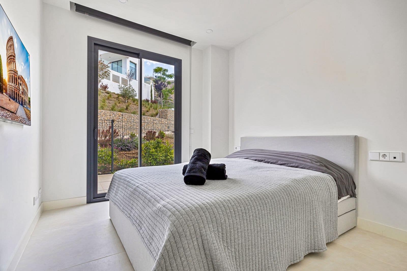 Apartamento de 3 habitaciones en Fuengirola en venta con piscina garaje - 729.995 € (Ref: 9865079)