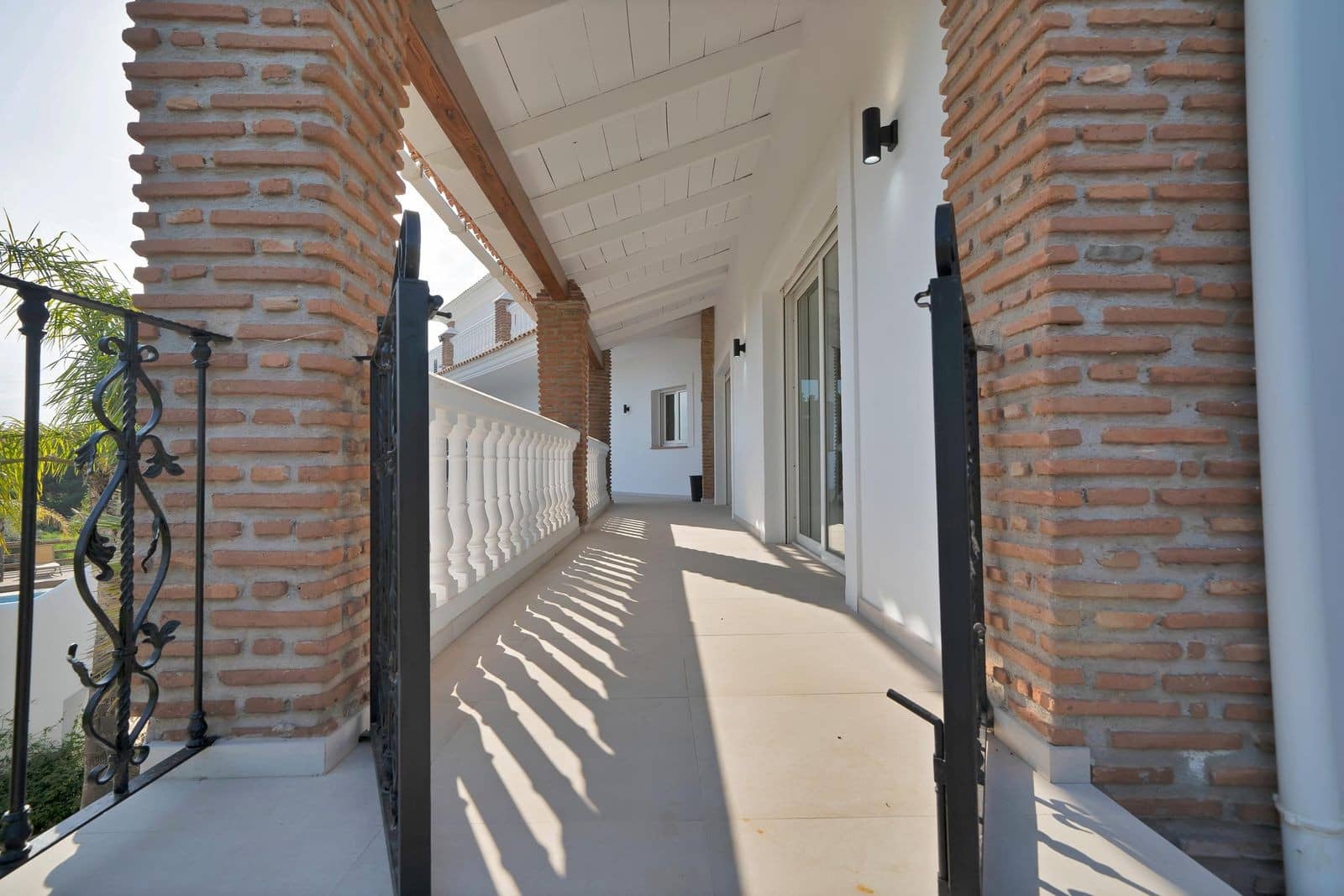 9 bedroom Villa for sale in Benalmadena with pool garage - € 2,950,000 (Ref: 9865081)