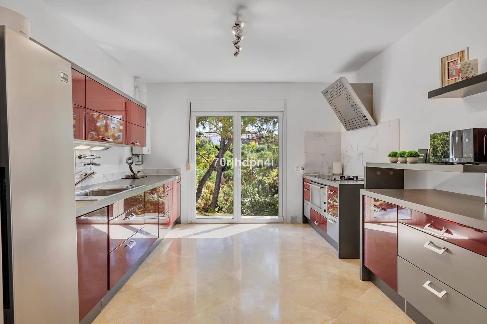 5 quarto Moradia para venda em Estepona com piscina garagem - 1 400 000 € (Ref: 9873173)