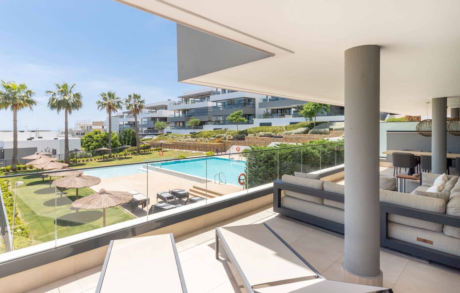 3 soveværelse Lejlighed til salg i Estepona med swimmingpool garage - € 795.000 (Ref: 9873174)