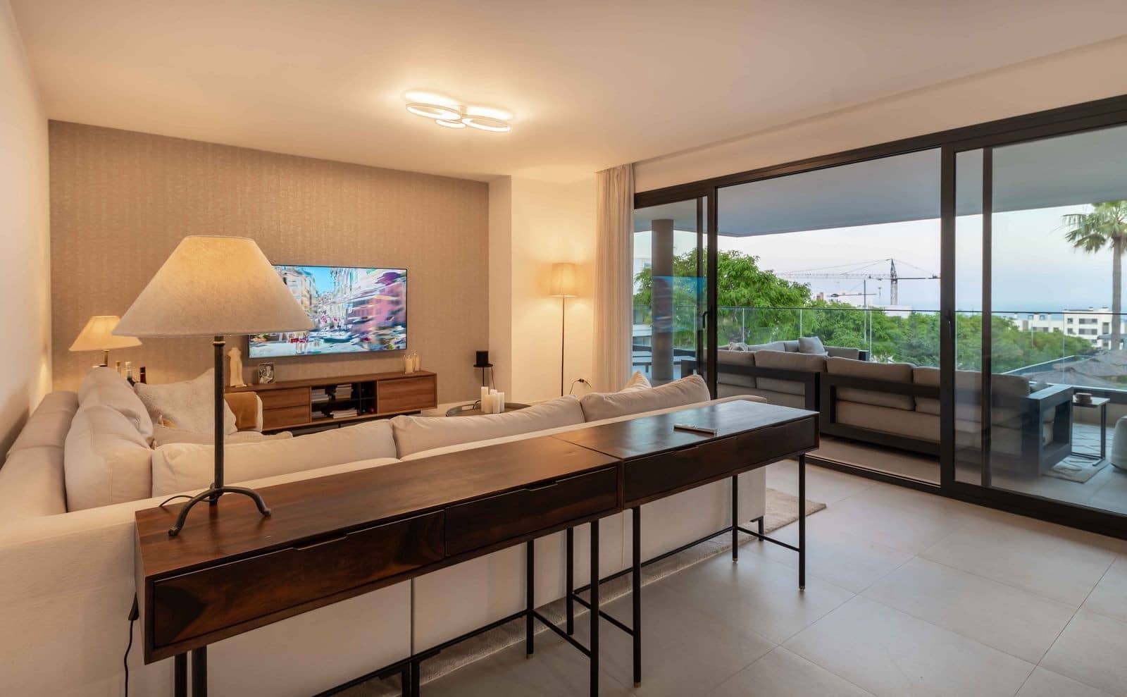 3 soveværelse Lejlighed til salg i Estepona med swimmingpool garage - € 795.000 (Ref: 9873174)