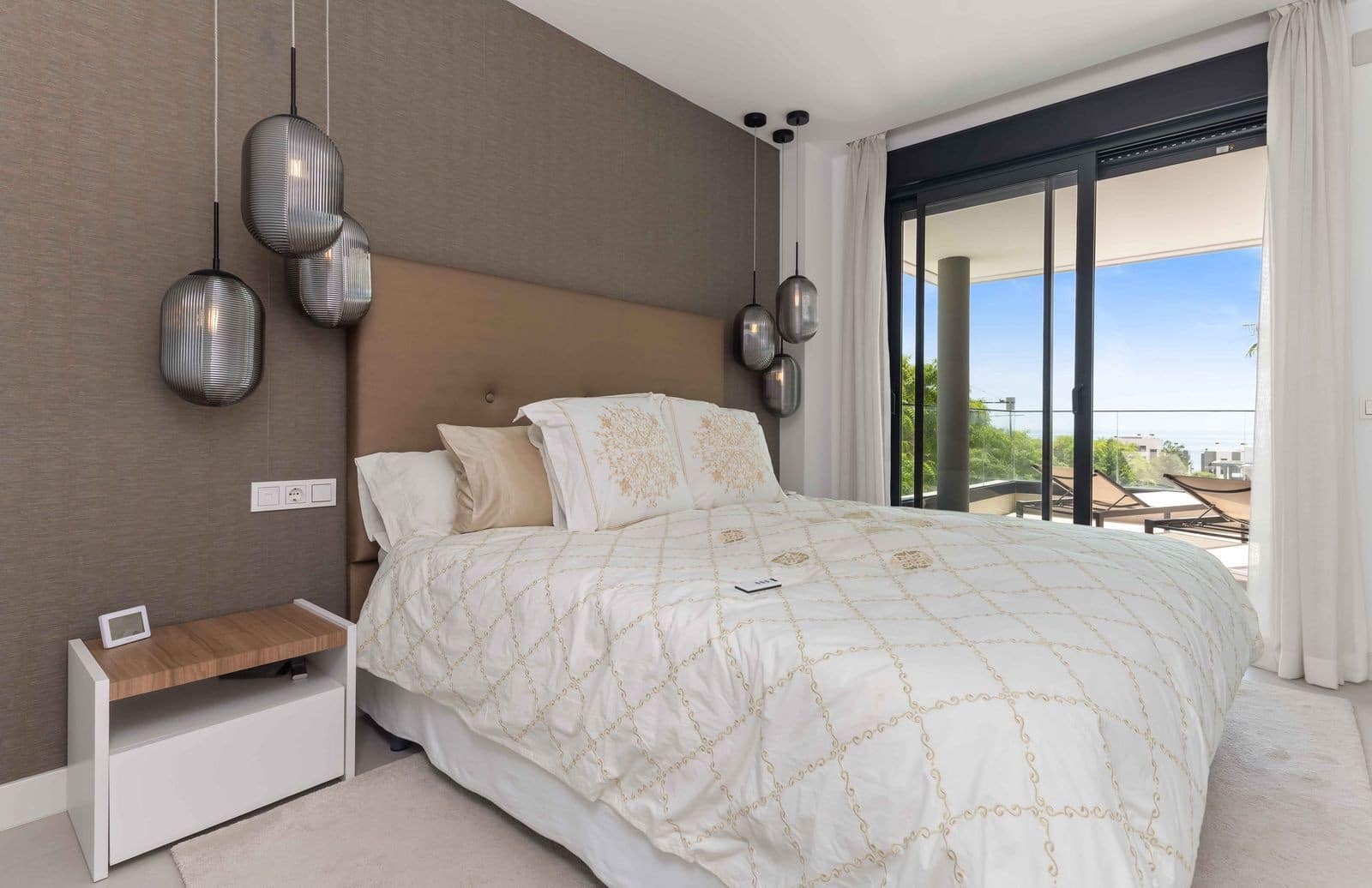 3 soveværelse Lejlighed til salg i Estepona med swimmingpool garage - € 795.000 (Ref: 9873174)