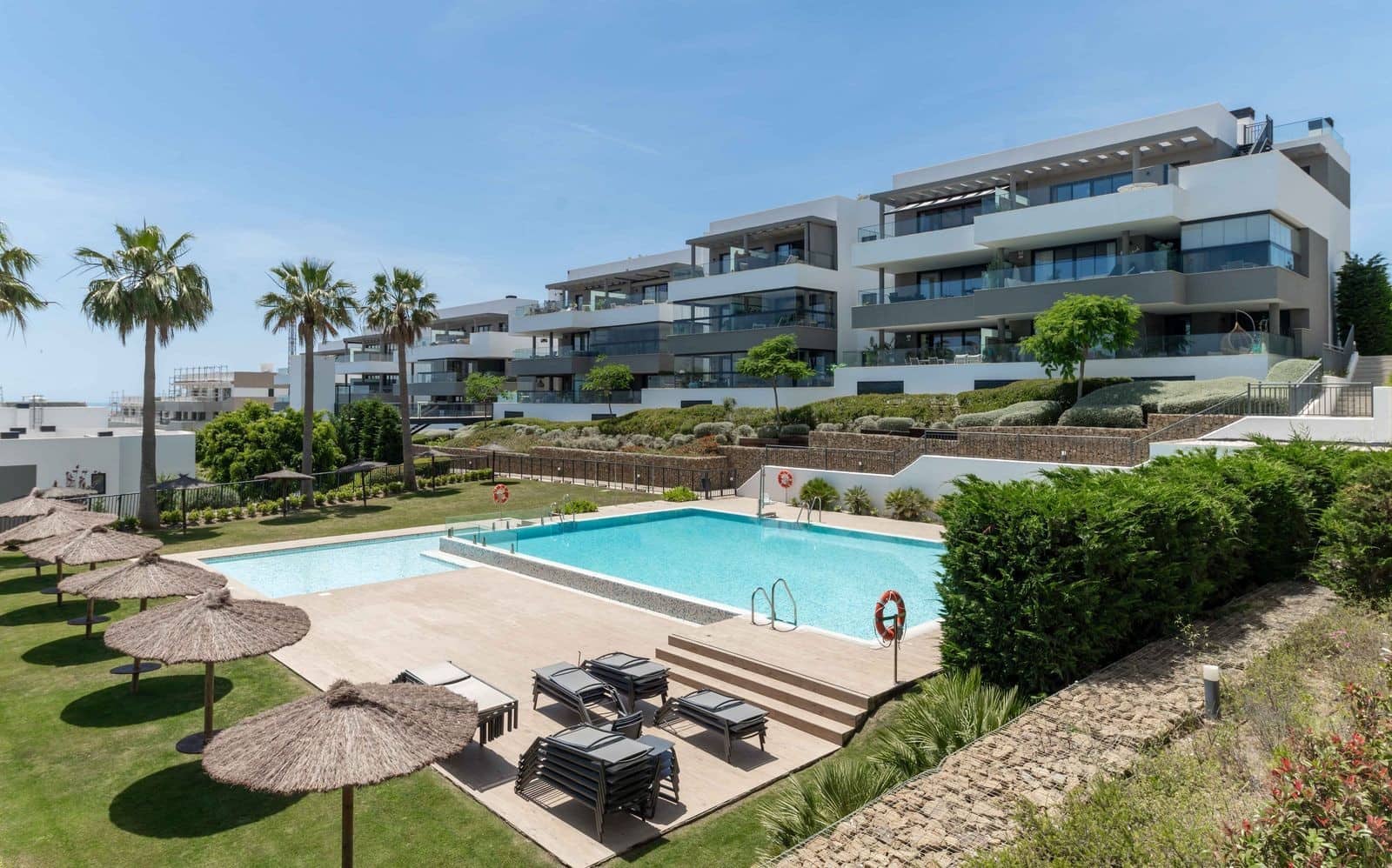 3 soveværelse Lejlighed til salg i Estepona med swimmingpool garage - € 795.000 (Ref: 9873174)