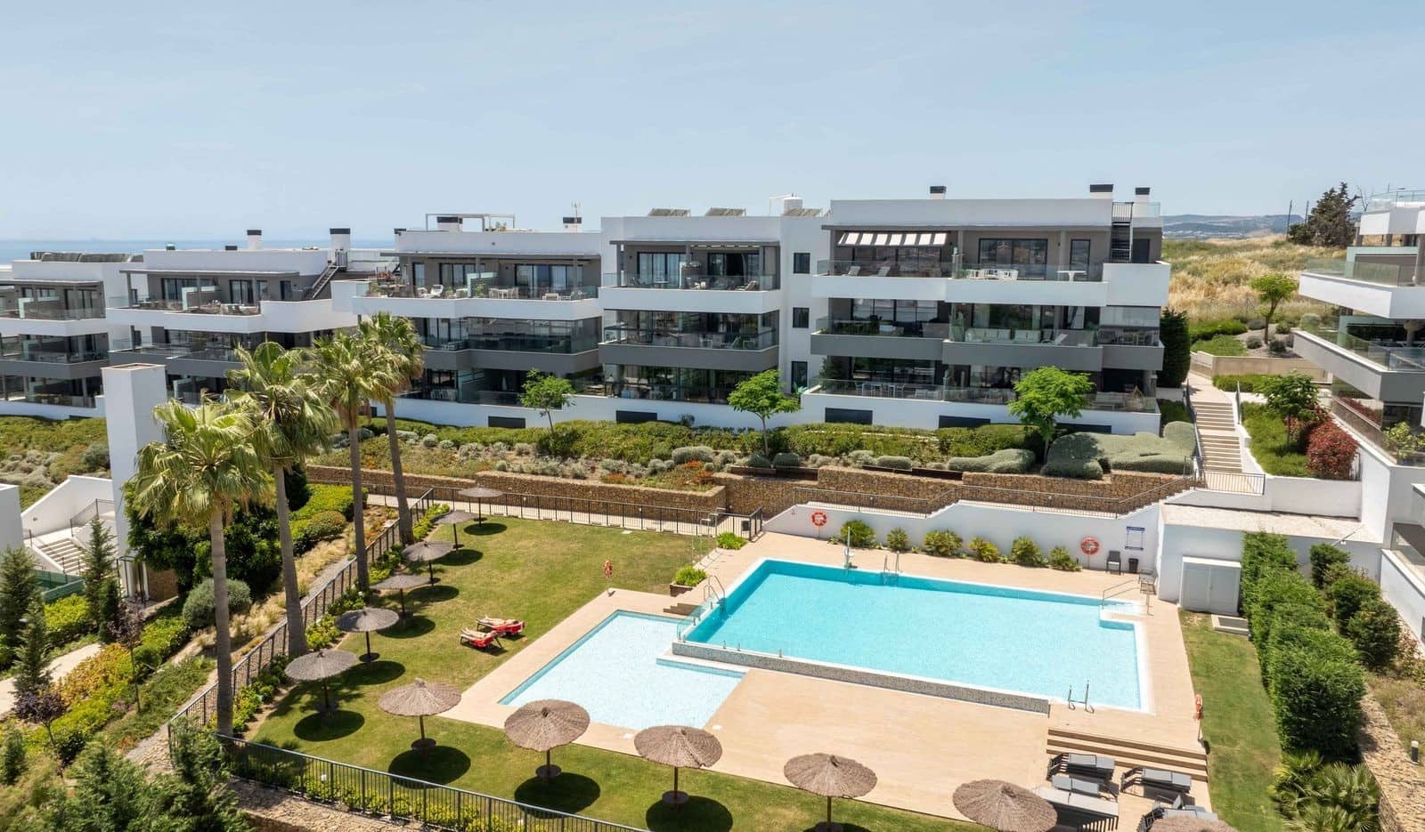 3 soveværelse Lejlighed til salg i Estepona med swimmingpool garage - € 795.000 (Ref: 9873174)