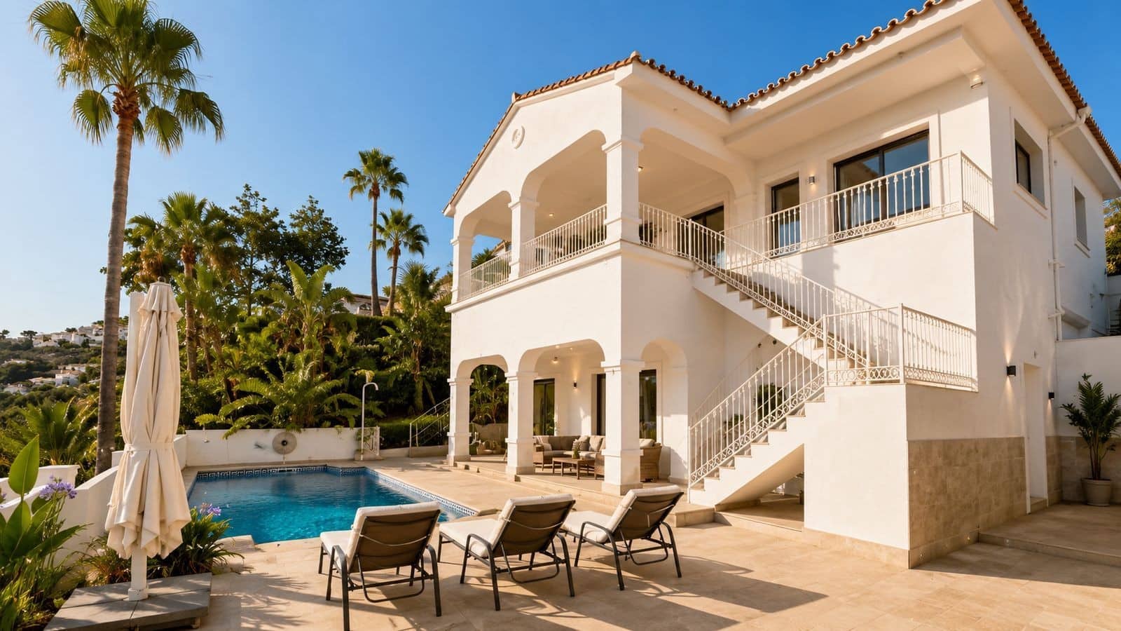 5 bedroom Villa for sale in Benahavis with pool garage - € 2,690,000 (Ref: 9873176)