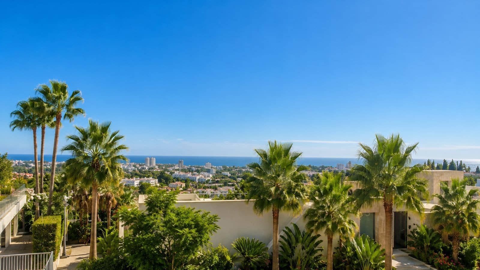 5 bedroom Villa for sale in Benahavis with pool garage - € 2,690,000 (Ref: 9873176)