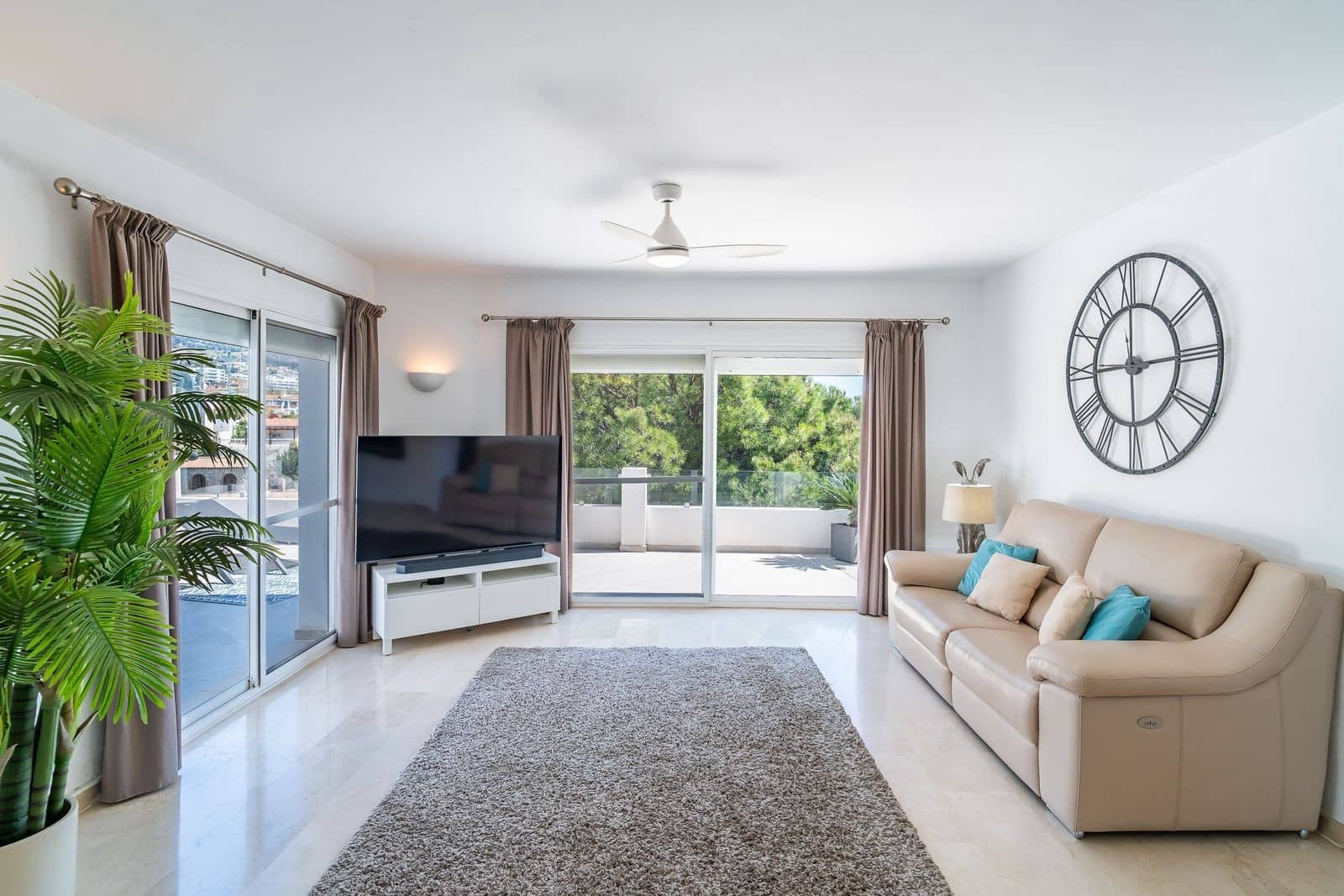 3 bedroom Villa for sale in Fuengirola with pool garage - € 1,097,000 (Ref: 9873177)