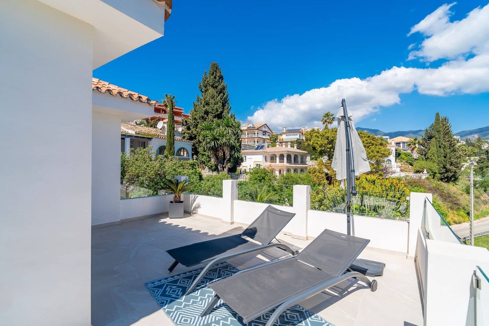 3 bedroom Villa for sale in Fuengirola with pool garage - € 1,097,000 (Ref: 9873177)