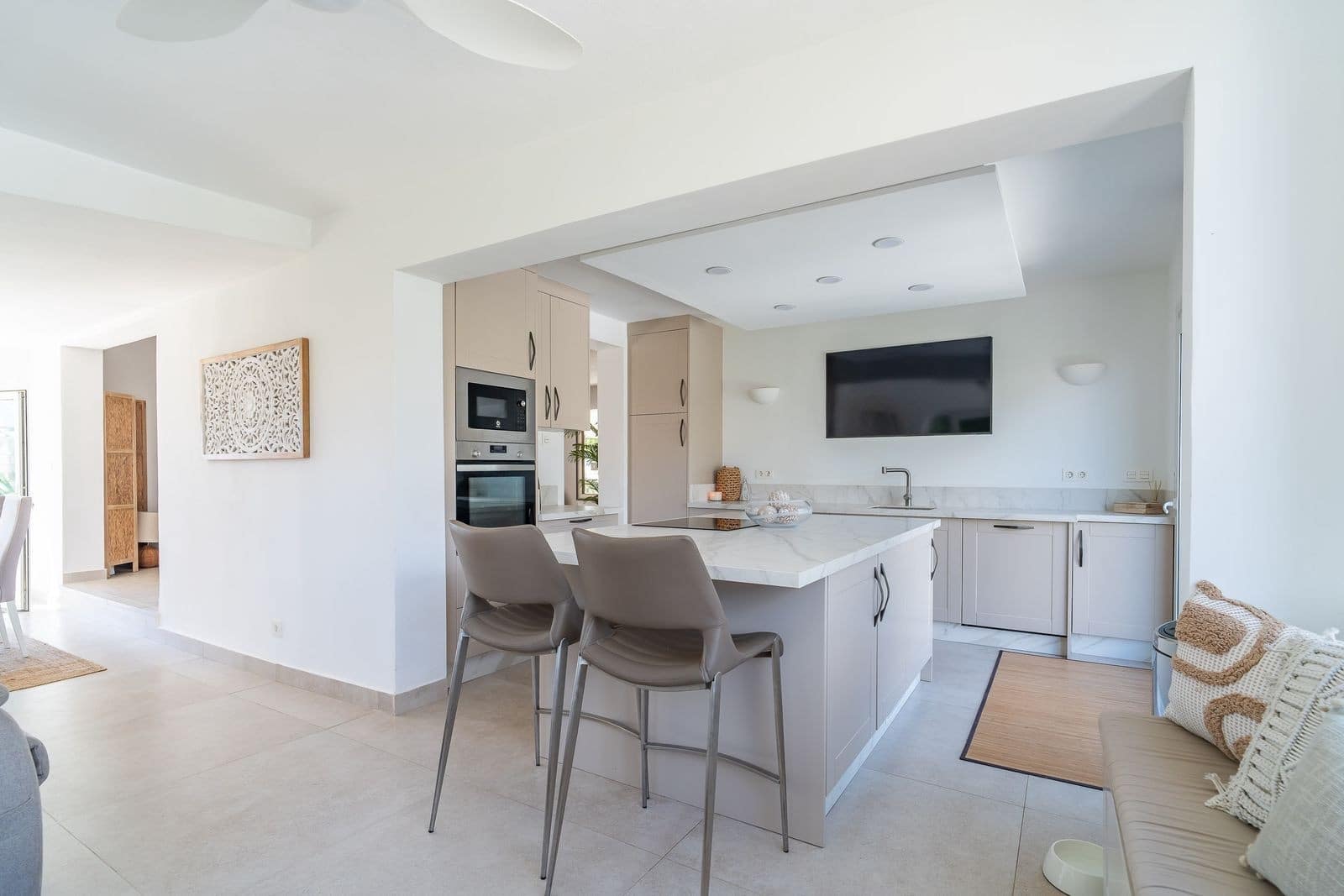 3 bedroom Villa for sale in Fuengirola with pool garage - € 1,097,000 (Ref: 9873177)